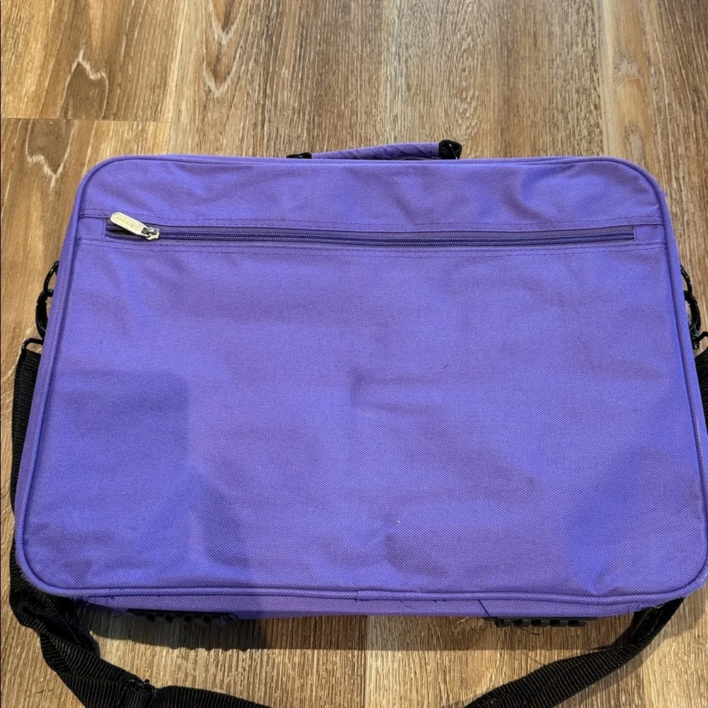 Oliepops Laptop Messenger Bag in Purple